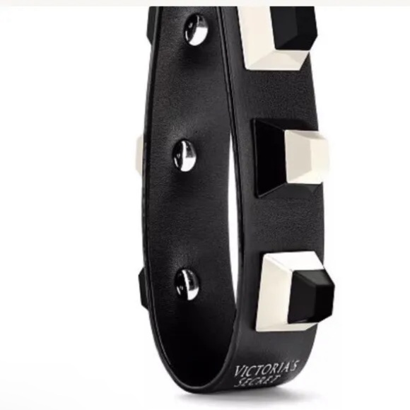 VICTORIA’S SECRET BLACK AND WHITE - Picture 2 of 5